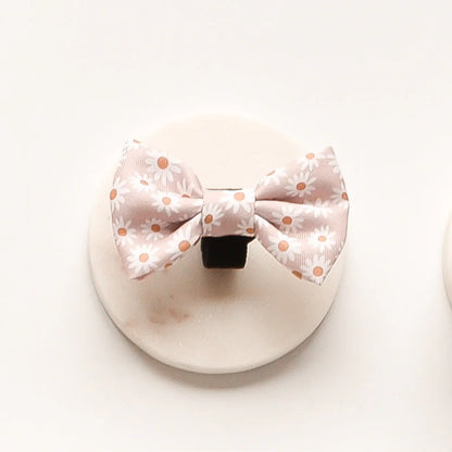 Cocopup London Bow Tie Daisy Chain – front view