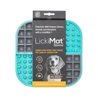 LickiMat Slomo Turquoise with dog
