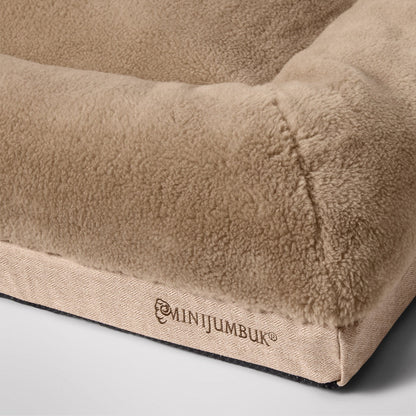 MiniJumbuk Ortho Sanctuary Fawn - close-up of wool fleece cover texture